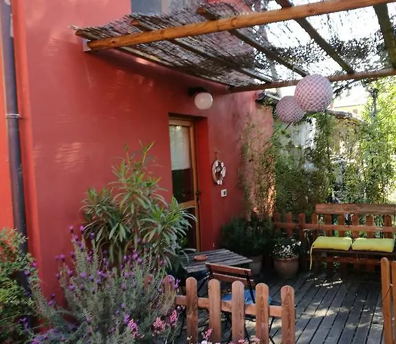 Il Pettirosso 住宿加早餐酒店 帕维亚卡尔特修道院